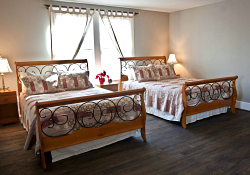Mimi's Carriage House Bedroom